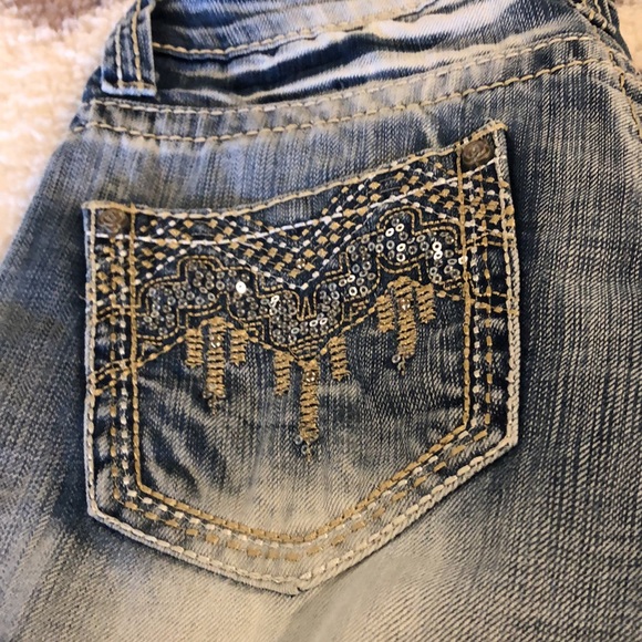 Cowgirl Up low rise jeans. - Picture 5 of 7